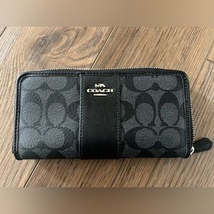 Coach accordion full zip wallet, black signature